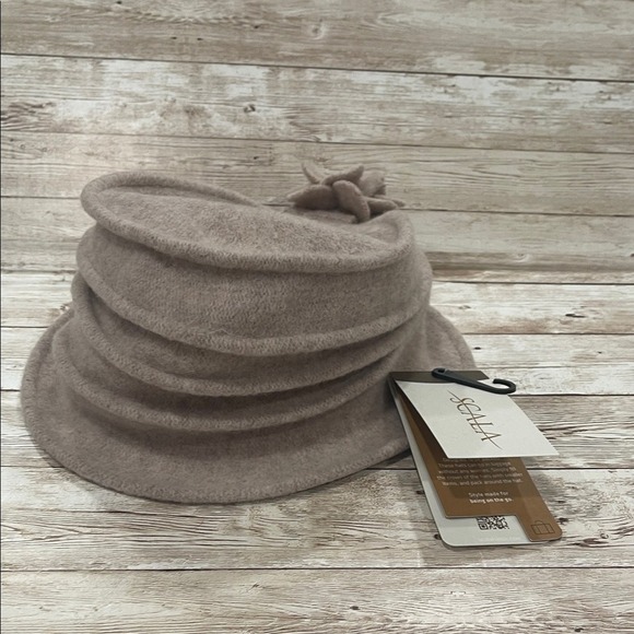 Scala Womens Taupe Wool Felt Packable Cloche Hat Floral Accent LW497 NEW - Picture 3 of 9